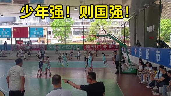 少年篮球少年狂,驰骋球场闪光芒!#篮球少年冲冲冲 #原创视频素材 #创作者中心 #创作灵感