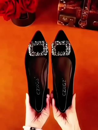 #每日分享 #每日更新 #强烈推荐 #时尚美鞋 #女鞋推荐 @DOU+小助手 @巨量千川