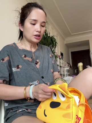 开学啦!隔汗巾一定要提前准备哦!每天老师都要求带几条去学校的!你们提前准备!#隔汗巾 #母婴好物 #吸干透气