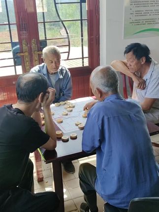 宜君县棋盘镇黄埔寨村爱心餐厅的老年生活……自然…舒心…随意…#民间传统美食 #纪录美好生活