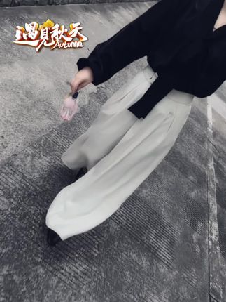 新衣服是用来讨好自己的,人生也是。