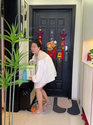 天呐!冰糖葫芦精酿啤酒,酸甜劲爽,口感真的惊艳!炎炎夏日来上一罐别提多过瘾了!#冰糖葫芦啤酒 #我超好喝 #啤酒 #好喝不贵 #微醺时刻