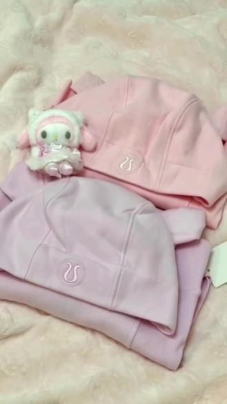 scuba草莓奶昔vs喜悦粉 上身试穿分享~蹲scuba卫衣的宝宝可以看看参考下!!
#scuba卫衣 #scuba穿搭 #平价穿搭 #新年卫衣推荐 #喜悦粉