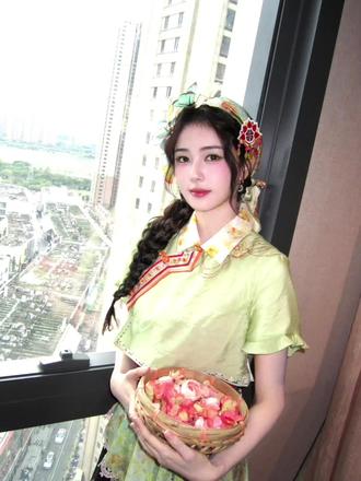 她把我拉黑了,抖音号放在评论区了立她取我了,立我取她#白鹿#聆鹿霜