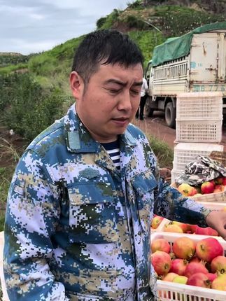 青春献祖国,脱下海蓝迷彩,也是我一身最骄傲的事,退役回家创业种水果,现在帮战友宣传石榴,如果你喜欢吃,能支持一下我吗,谢谢!