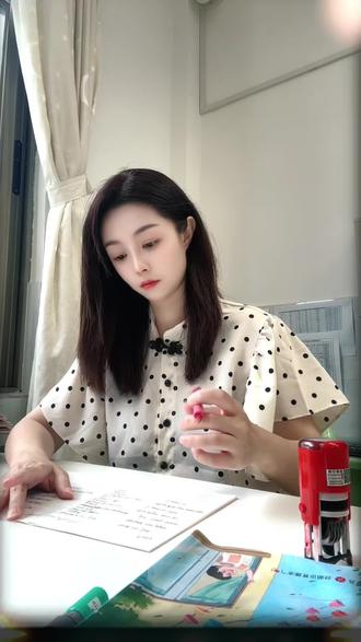 操心的副班 语文早读,正副班主任坐镇,她吼她的,我吼我的😂操不完的心🥹
纪律,作业,迟到,生活作息,拖拉晚睡,发脾气的
通通给我过来🤬
#早读 #教师日常 #迟到 #内容太过真实