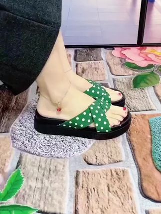 新款女士波点厚底拖鞋时尚外穿防滑一字拖夏季甜美百搭凉拖鞋女鞋#女士拖鞋 #波点拖鞋 #厚底拖鞋 #防滑一字拖 #百搭凉拖鞋