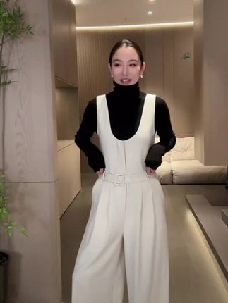 白色连体裤 #这也太好看了 #白色连体裤#谁穿谁好看#穿着美美哒#质量很好