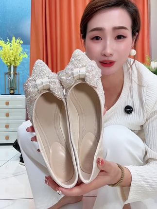 好好看的一双小单鞋!美死了!#女鞋#单鞋 #好鞋推荐 #软底软面穿上超舒服 #无限回购的宝藏单品