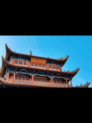 巍峨嘉峪,傲立苍穹,诉说着千年的豪情与坚守。 天下第一雄关,果真名不虚传!🏞️✨ 万里长城从这里开始!