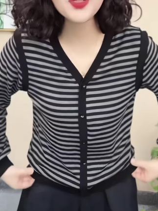 #打底衫 #面料柔软舒适 #打底衫搭配