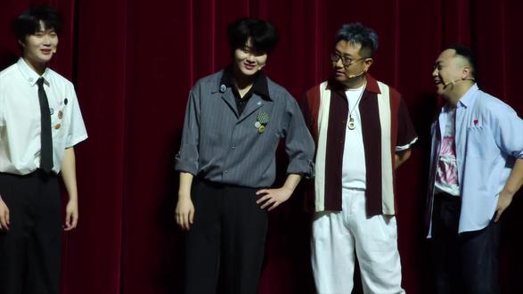 原来每次衣服都是为了跟弟弟更搭配吗🤪其实你爱懵了高超#双高胎 #双高胎超越玩家 #超越玩家 #高超高越 #年上