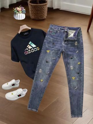 #舒适穿搭 #每日分享 #牛仔裤穿搭 #时尚搭配分享 #潮品穿搭