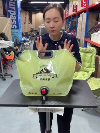 露营水袋折叠大容量加厚露营车载塑料水桶演唱会音乐节储水袋@DOU+小助手