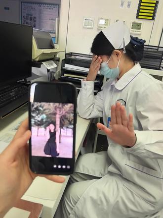 不是小戴 怎么没在医院见过你呀#医学生 #护士反差两面孔