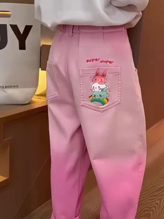 儿童春秋老爹裤女宝宝卡通洋气2025新女童时髦休闲裤款渐变休闲裤女童秋装宽松裤#面料柔软舒适 #舒适百搭 #秋季穿搭 #女童时髦裤子#女童穿搭