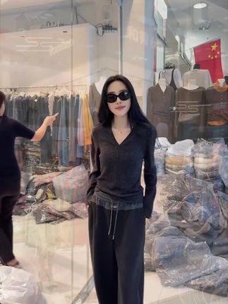 #杜克一哥 #杜克环游世界 #杜克一哥最新路透 #孟加拉一哥 #杜克一哥来中国 2025新款设计感V领长袖休闲百搭T恤LK2506763
