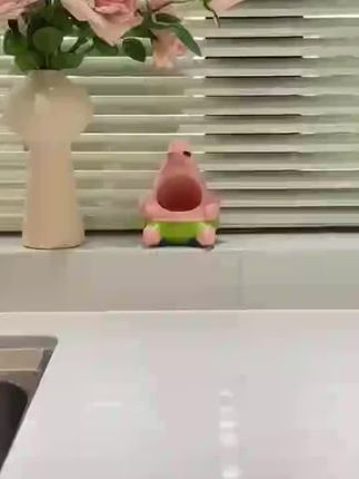 这款多功能三角清洁刷,刷头柔软不掉毛,清洁力强,刷柄短小,折叠收纳超方便,材质耐用易清洗,日常居家清洁必备#好物推荐🔥 #清洁神器 #清洁刷