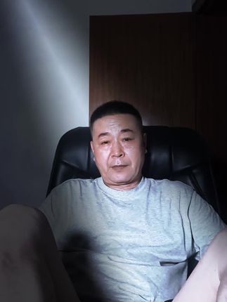 老东西8天长假就这样稀里糊涂的过完了。四方桌的工作看表情就知道没有了小内内…😭😭
