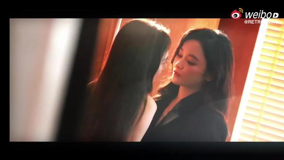 EYES INTERLOCKED 当我们凝视彼此
《风尚RETRO》#王一菲 #彭雅琦 双人首封杂志视频#杂志封面
视频来源 Vb @RETRO_MAG