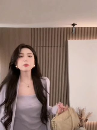 简爱日记 气质慵懒开衫+吊带+半身裙显瘦温柔高智老钱套装#温柔风穿搭 #慵懒#温柔高智套装