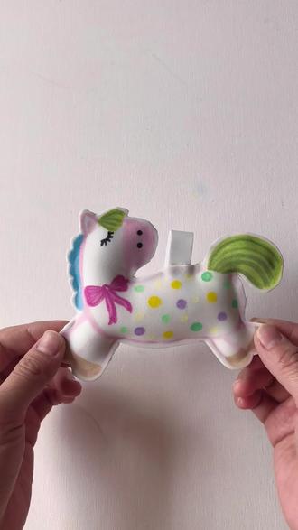 捏捏乐小马挂件,好好玩#手工#海绵纸#海绵纸手工#马年手工#手工挂饰