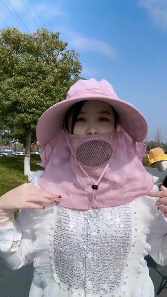 夏季出行必备的凉感冰丝防晒帽来啦!全方位遮脸护颈,高效隔绝紫外线,透气冰丝面料戴上超凉快。采茶、干活、日常出门都合适,轻薄百搭,夏天防晒全靠它!
#防晒帽 #冰丝防晒帽 #户外遮阳帽 #采茶防晒帽 #女士遮阳帽