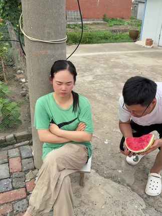 女人就不能缓,越惯越上头。#夫妻搞笑 #看一遍笑一遍 #一定要看到结尾