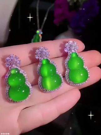 【「霞姐珠宝」天然绿玉髓通体s925银佛公镶嵌葫芦吊坠