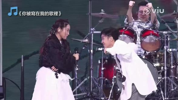 点击收看吴青峰的endingpose
#吴青峰 #苏打绿 #方大同 #王菀之