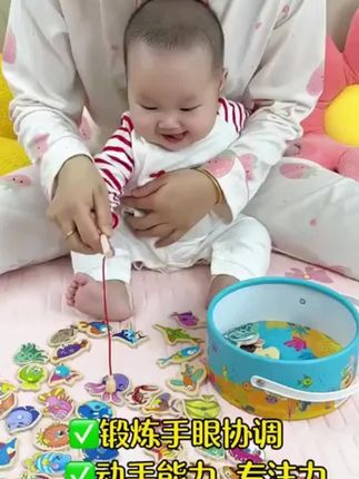 孩子注意力不集中,可以试试这个儿童钓鱼玩具,不仅能培养孩子的耐心,还能锻炼他们的手眼协调能力,而且趣味性很强,孩子们会很喜欢玩。它采用环保材质制作而成,安全无毒害,宝宝可放心玩耍。快给孩子买一个吧,让他们在快乐中成长,在成长中学习更多的知识!#宝宝玩具 #益智玩具 #早教益智玩具 #好物推荐🔥