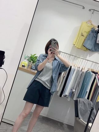随性自由慵懒#夏季穿搭 #格子衬衫搭配 #穿什么 #梨形身材穿搭推荐 #小个子穿搭