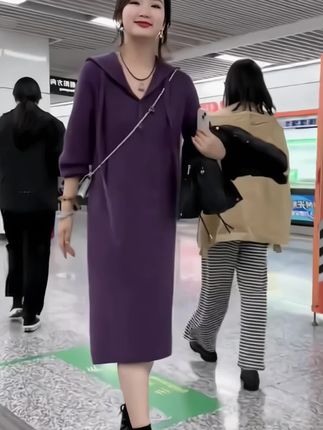 #梨形身材穿搭 #初秋穿搭 #不挑年龄不挑身材 #带帽连衣裙宽松遮肚显瘦 #连衣裙 @DOU+小助手 @巨量千川 @我要上热门