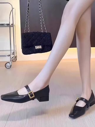 玛丽珍鞋女2025春秋季新款百搭一字扣带软底舒适浅口方头单鞋#时尚穿搭 #玛丽珍女鞋 #方头单鞋 #秋季新款 #百搭鞋子