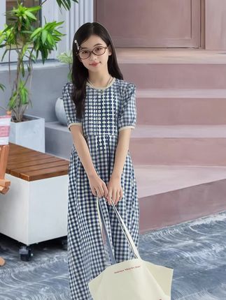 女童森系格子连衣裙夏季学院风长款公主裙中大童花边收腰过膝长裙#小清新穿搭 #显高显瘦 #夏季穿搭 #生女儿就是用来打扮的 #每日穿搭推荐