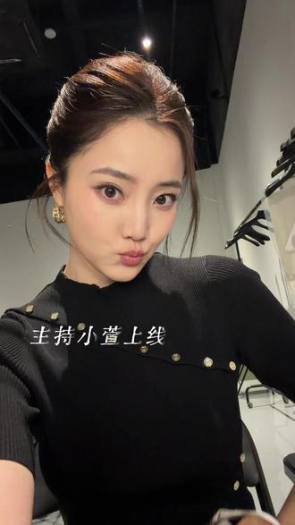 今天是主持人,于适是真帅啊 感谢尚美巴黎,感谢有机会搭档如此温暖有魅力的艺人#于适 #文淇 #恩利 #回春丹