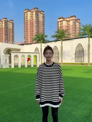 条纹真心经典。但面料一定要选对才会百搭不挑人#长袖t恤 #宽松版型 #秋季穿搭 #遮肉显瘦 #面料柔软舒适