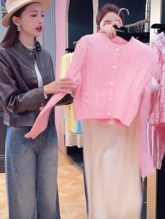 #上热门 2025秋季穿搭一整套女新款韩版减龄百搭长袖针织上衣休闲裤两件套#最美穿搭 #超好看