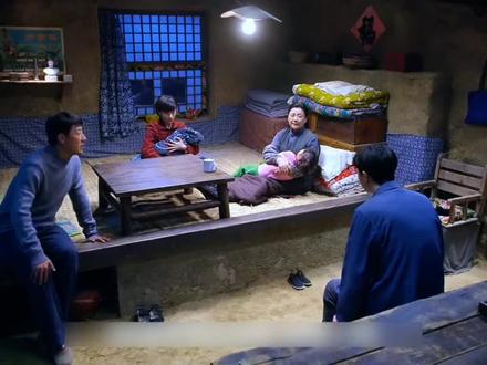 我的二哥二嫂丨为了让男友妹妹脱离苦海,不惜牺牲自己的幸福嫁给一个瘸子!#国产好剧 #重温经典老剧 #回忆老剧 #精彩片段