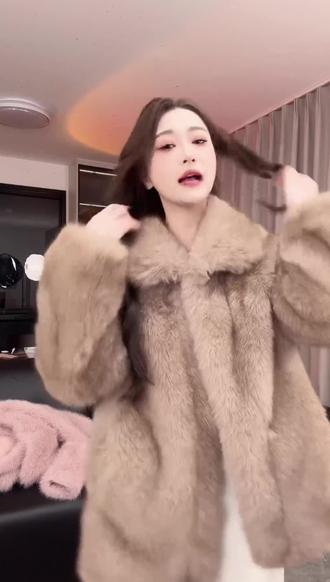 中长款冬季长袖女装毛毛外套女#显瘦显高显腿长#梨形身材穿搭#每日穿搭#气质穿搭#宽松版型