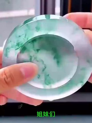 3 分钟告诉你,正品爆款冰透飘花正圈女款咋这么美!#正品 #冰透飘花 #正圈女款 #精美时尚 #百搭