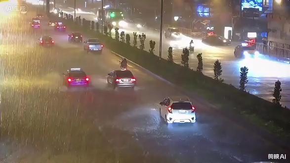 2026暴雨前后 种菜人应该怎么做,
才能保住自己的宝贝菜呢?!
铭姐种植小课堂,
从原理到实操,给您两分钟讲清楚!
#种植小技巧 #农业 #蔬菜种植 #暴雨 #硕士