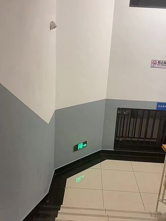 百分之百新鲜苹果汁。