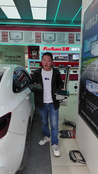 昆明车友看过来!19款科鲁泽原车小屏,黑屏、卡顿、死机全占,功能还少得可怜!今天直接拆小屏,升级专车专用高清智能大屏+高清倒车影像,师傅正在精细调试,全程无损安装,不动线不破线,原车功能全保留!大屏高清顺滑,语音操控超方便。#大屏 #昆明安装大屏导航#大屏导航