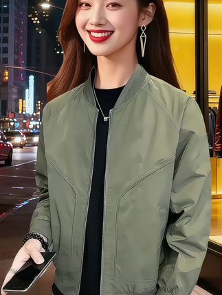 罗蒙棒球服外套,春秋爆款!经典版型百搭不挑人,精选优质面料,舒适透气。时尚设计尽显潮流感,轻松驾驭各种场合。无论是日常休闲还是街头耍酷,都能让你帅气出众。多色可选,尺码齐全,赶快入手,让你的春日穿搭更有型!#品质男装 #外套穿搭 #夹克外套 #休闲套装 #男装