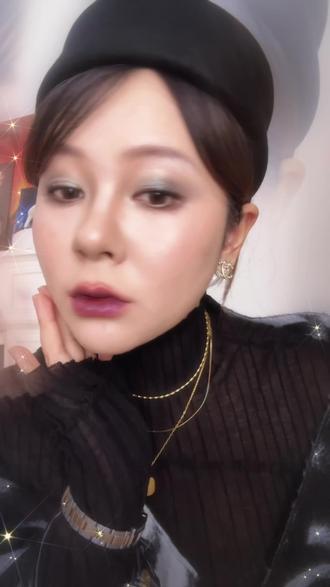 清冷感封神!蓝调小烟熏美妆教程✅
香奈儿397+559神仙组合,冰蓝灰调烟熏眼妆,冷调氛围感直接拉满。不用复杂手法,新手也能零失误复刻,看完视频,轻松拿捏秋冬高级拽姐范儿,出门炸街必备!
#蓝色眼影 #香奈儿眼影
#烟熏妆 #蓝调烟熏妆
#化妆教程