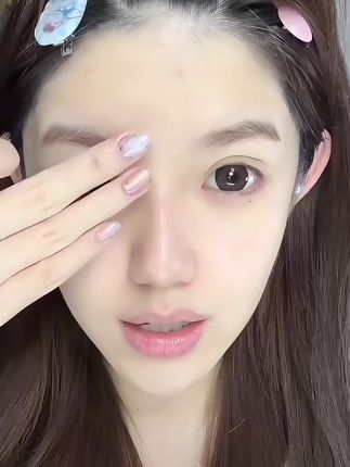 大水滴你是我的神!再也不怕贴出来的双眼皮会被眼尾吃掉了,直接扩宽眼尾,放大双眼效果绝了#今日妆容 #平价彩妆 #女大学生 #双眼皮贴 #日常唠嗑