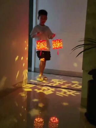 马上就是中秋节了,陪孩子一起来做走马投影灯吧,不仅好玩,又寓意好,中秋氛围感瞬间拉满#中秋节灯笼#中秋节#仪式感#投影灯笼#手工diy