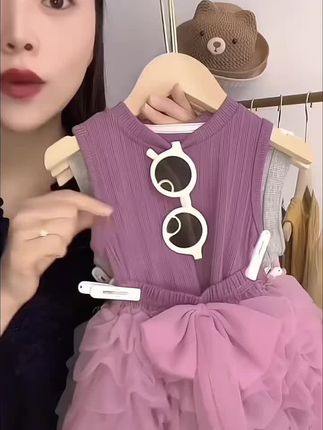 哇塞!好美好高级啊!还是两件套的裤裙和背心,上身简直太甜美了~小仙女肯定特别喜欢#穿出高级感 #网纱蛋糕裙 #女童tutu蓬蓬裙 #仙女必备