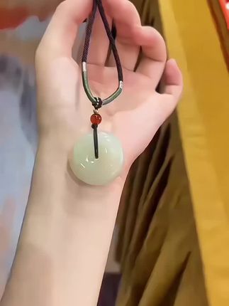 #和田玉 #青白玉 #平安扣吊坠